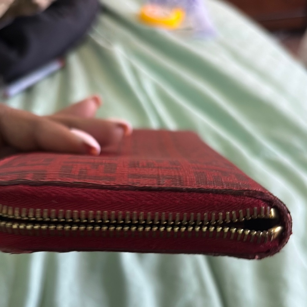 Fendi Red Logo Wallet - Picture 11 of 14